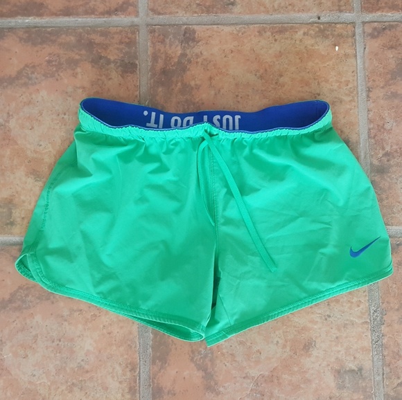 Nike Pants - Nike flex 2 in 1 shorts